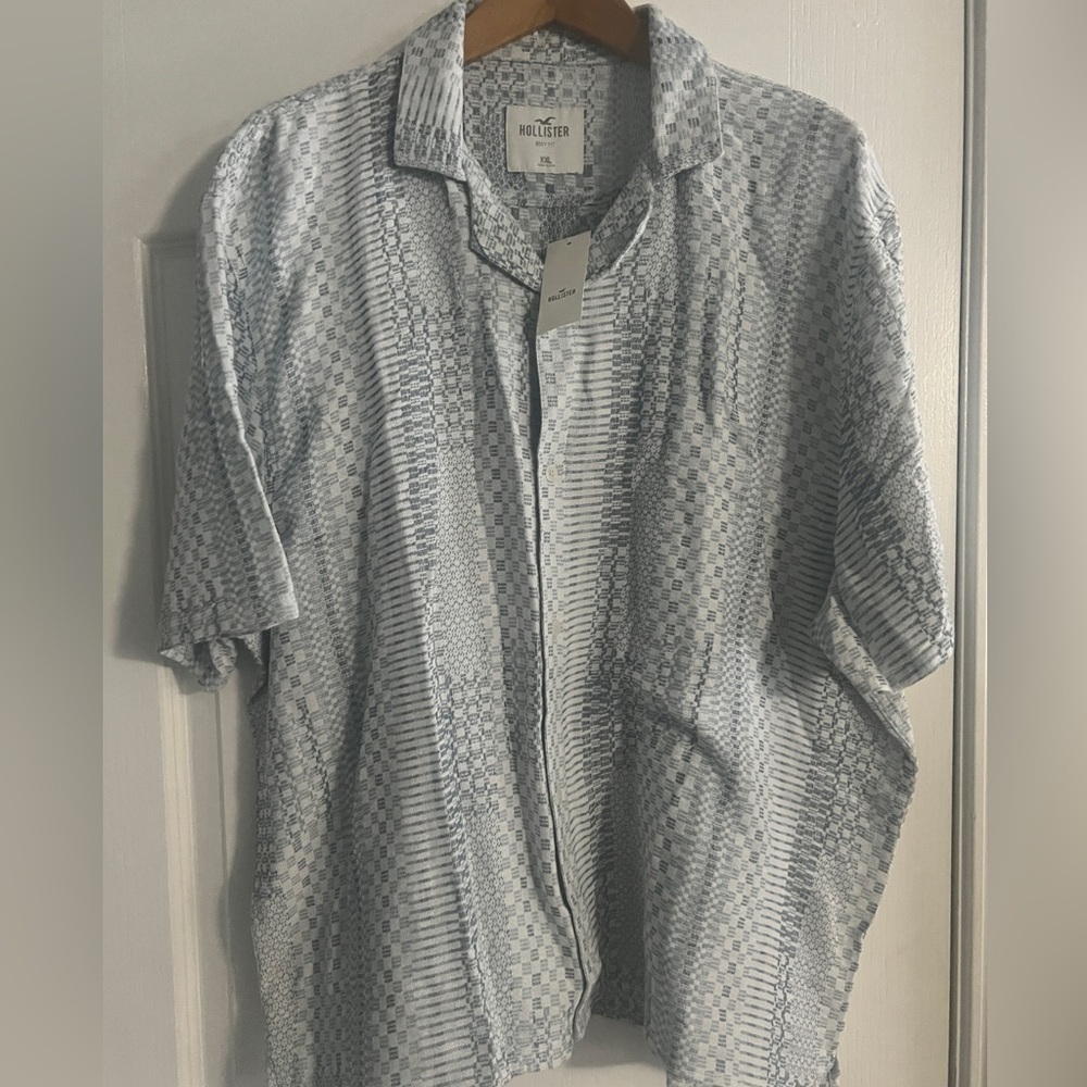 Hollister Men's Blue Patterned Shirt size XXL